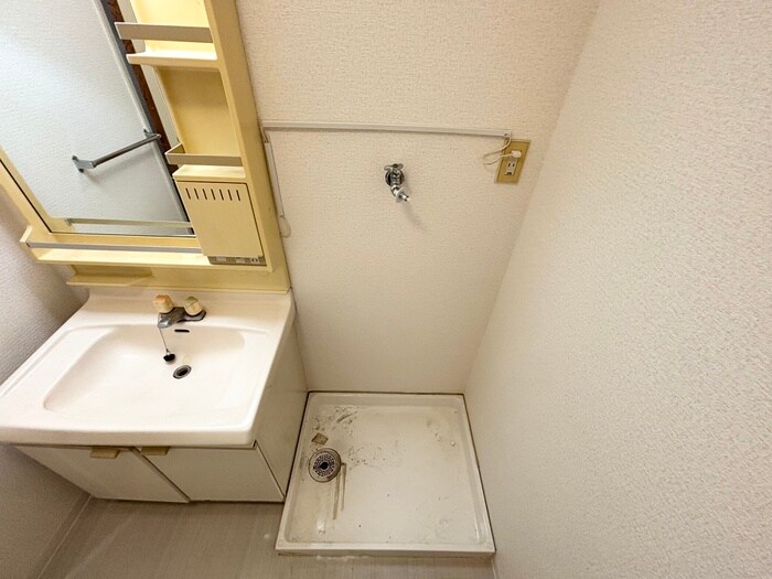 物件内観写真14　(洗濯機置場)