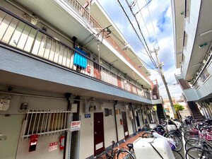万代マンションＥ棟外観写真