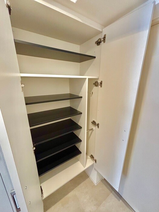 物件内観写真8　(靴箱)