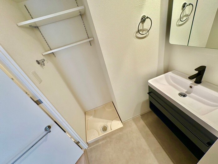 物件内観写真9　(洗濯機置場)