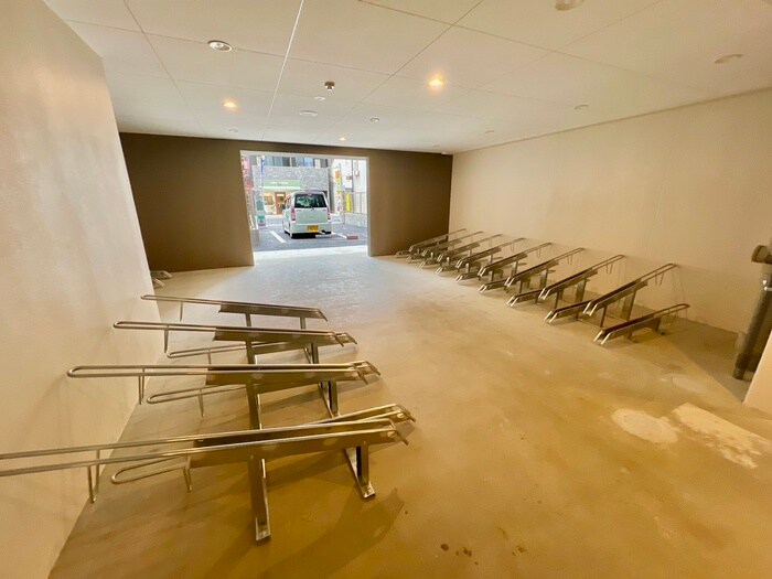 物件外観写真3　(駐輪場)