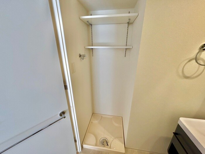 物件内観写真11　(洗濯機置場)