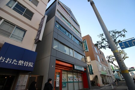 オカゼン茨木ビル外観写真