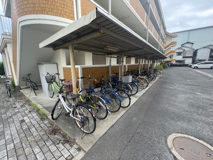 物件外観写真5　(駐輪場)