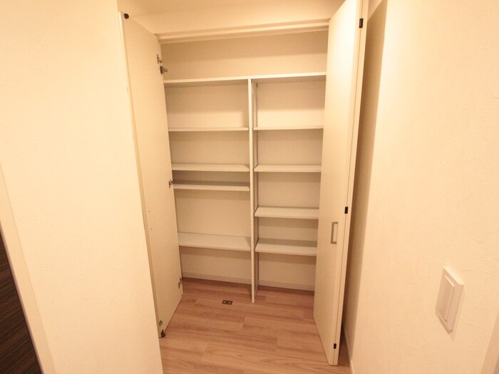 物件内観写真15　(収納)