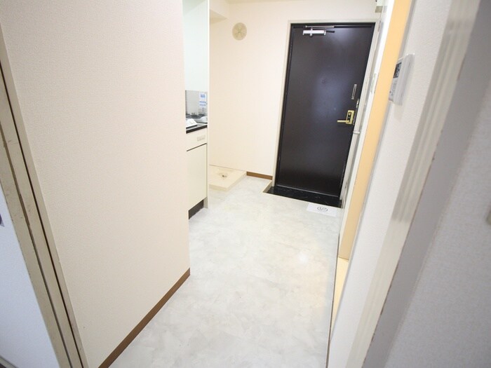 物件内観写真8　(廊下)