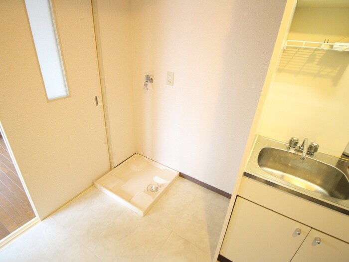 物件内観写真14　(洗濯機置場)