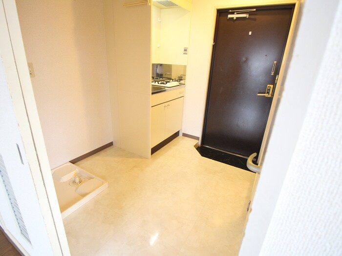 物件内観写真15　(玄関)