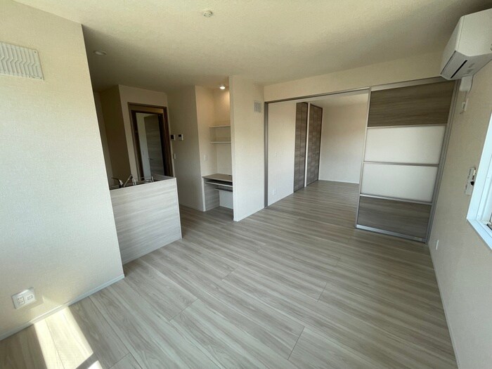 物件内観写真8　(居室)