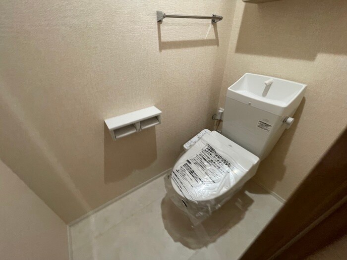 物件内観写真14　(トイレ)