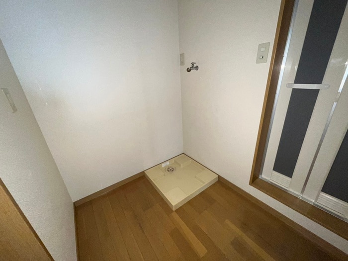 物件内観写真20　(洗濯機置場)