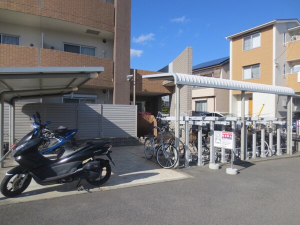 バイク置き場