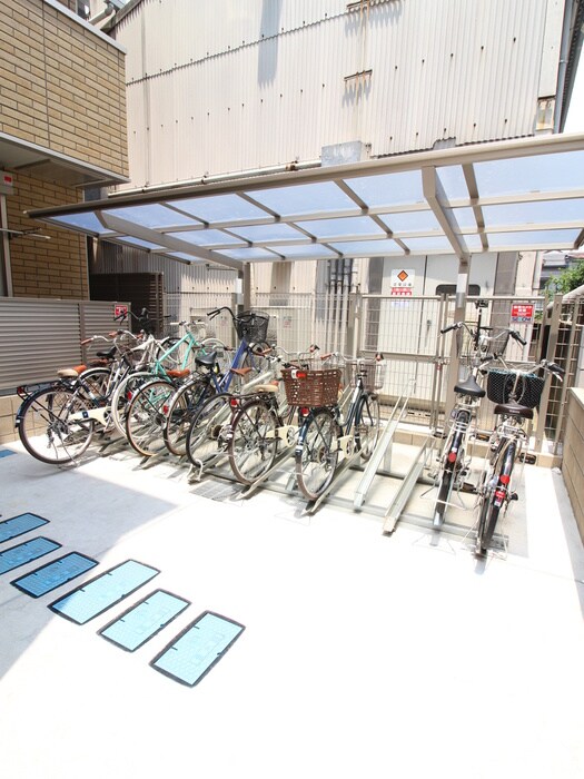 物件外観写真6　(駐輪場)