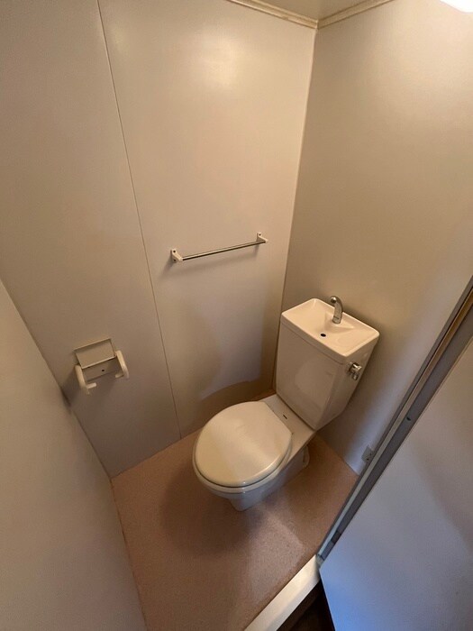 物件内観写真13　(トイレ)