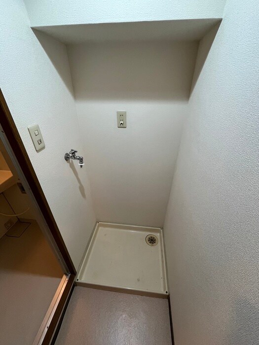 物件内観写真14　(洗濯機置場)