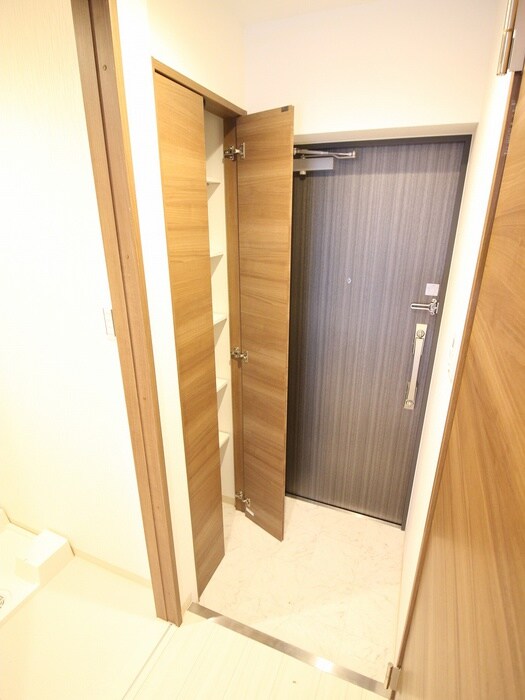 物件内観写真7　(玄関)