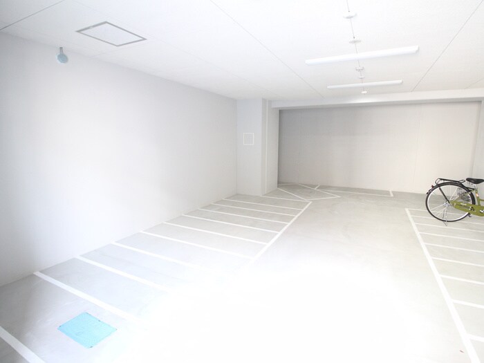 物件外観写真3　(駐輪場)