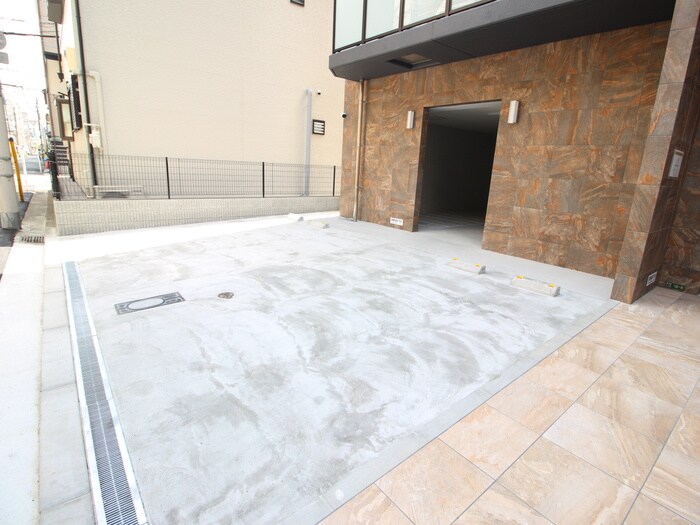 物件外観写真5　(駐車場)