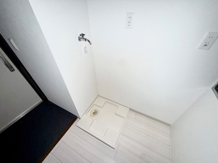 物件内観写真12　(洗濯機置場)