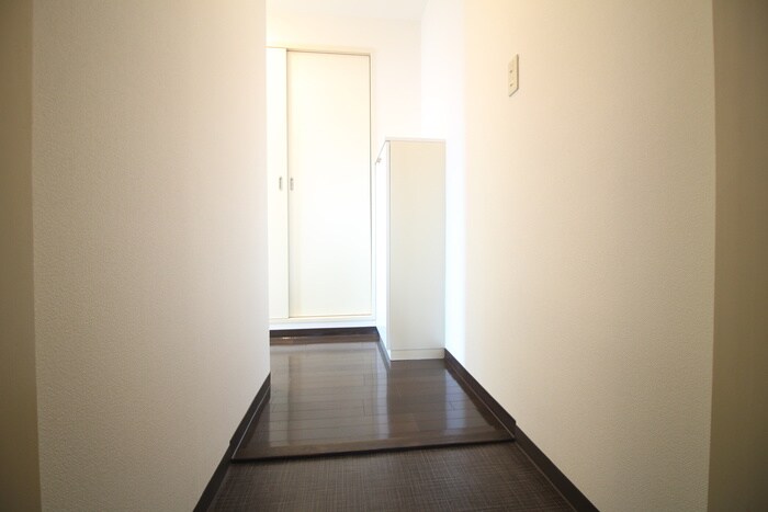 物件内観写真19　(廊下)