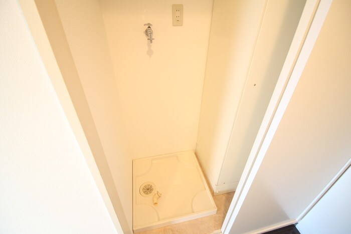 物件内観写真21　(洗濯機置場)