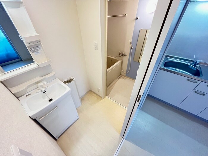 物件内観写真11　(洗面)