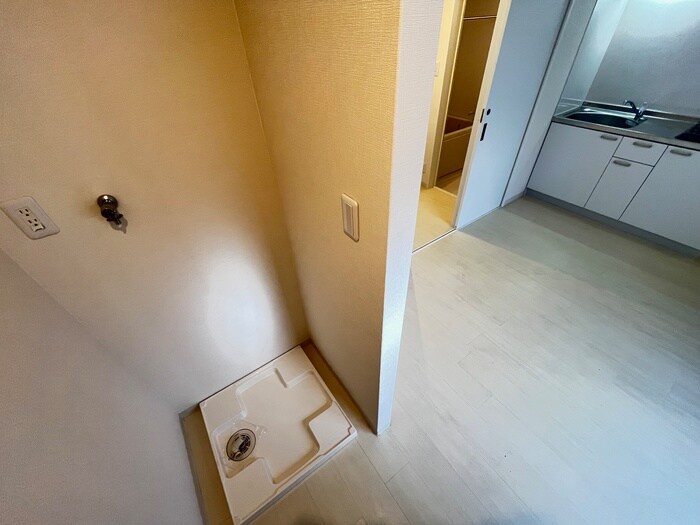 物件内観写真12　(洗濯機置場)
