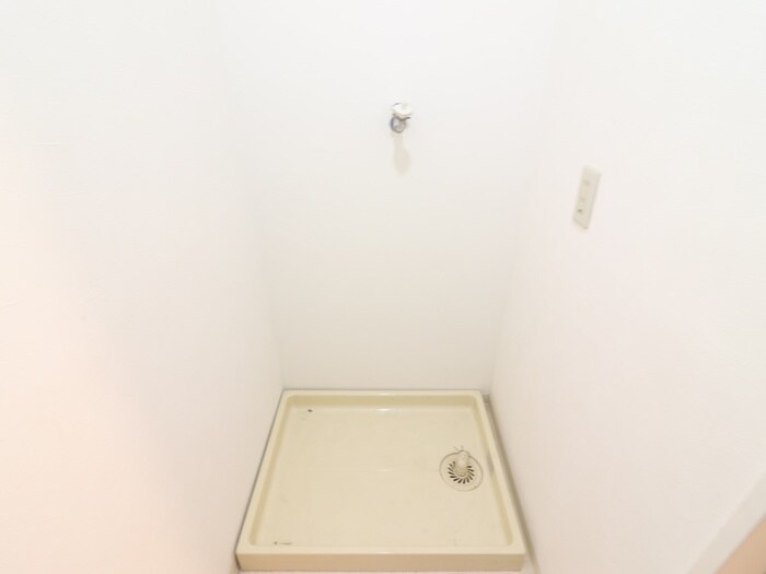 物件内観写真17　(洗濯機置場)