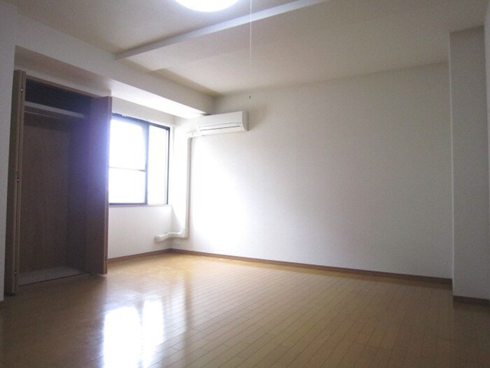 物件内観写真5　(居室)