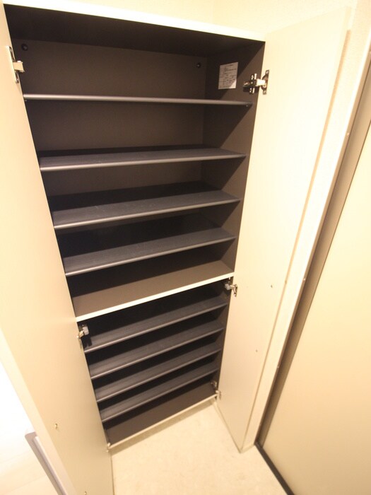 物件内観写真8　(靴箱)