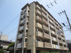 ロイヤルコ－ト歌島外観写真