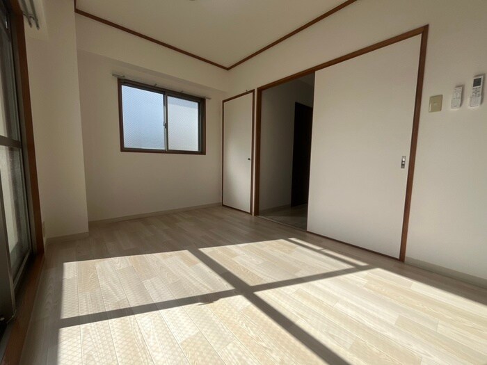 物件内観写真8　(居室)