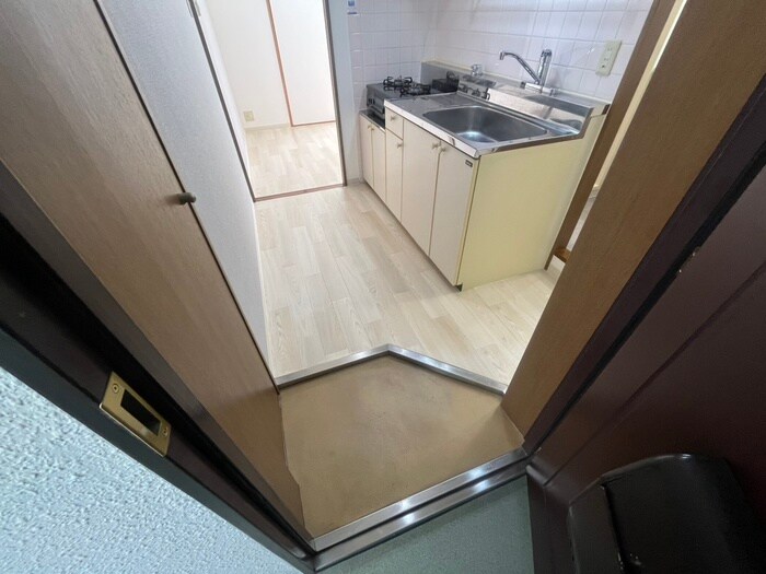 物件内観写真16　(玄関)