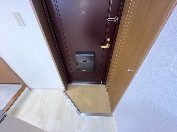 物件内観写真17　(玄関)