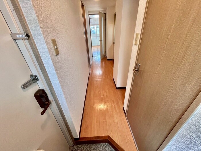 物件内観写真17　(廊下)