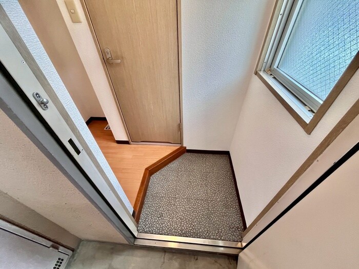 物件内観写真18　(玄関)