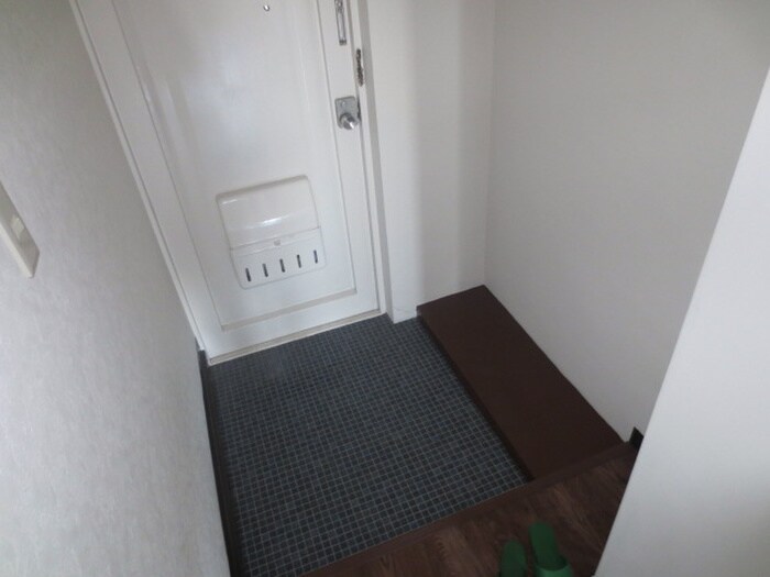 物件内観写真15　(玄関)