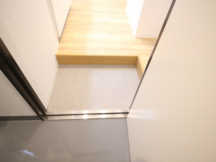 物件内観写真7　(玄関)