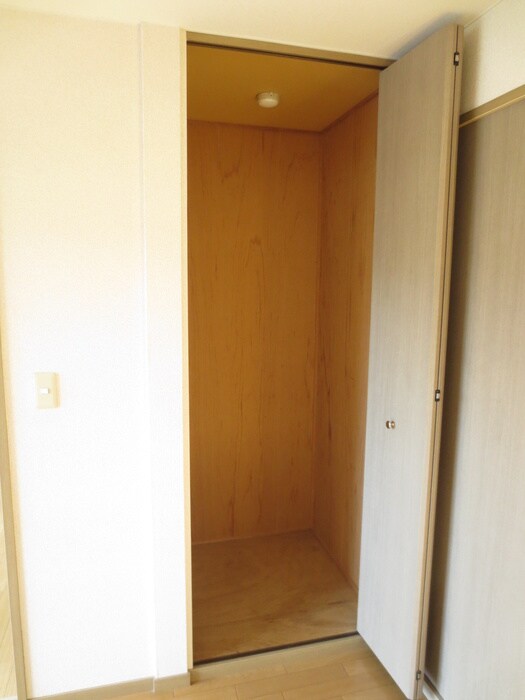 物件内観写真12　(収納)