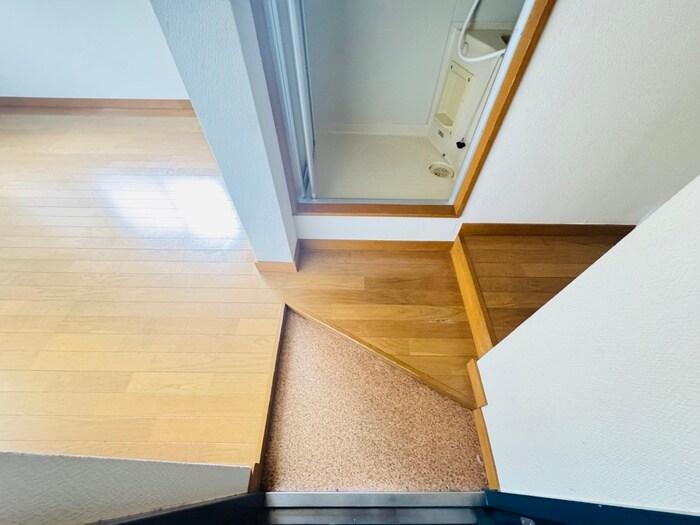 物件内観写真12　(玄関)