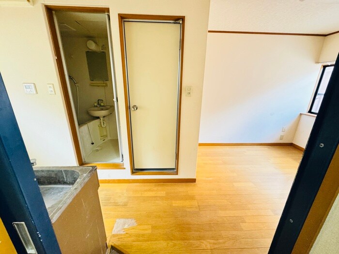 物件内観写真17　(廊下)