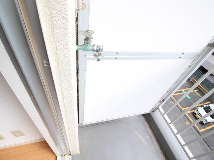 物件内観写真11　(洗濯機置場)