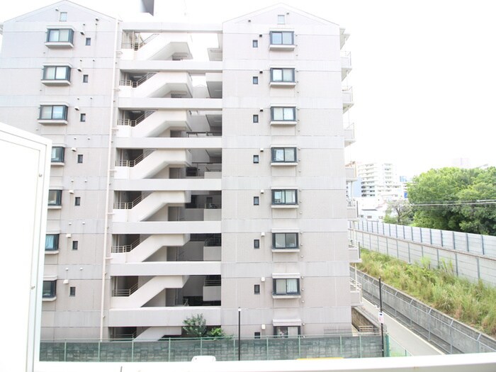 物件内観写真21　(室内からの展望)