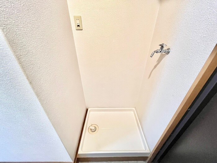 物件内観写真14　(洗濯機置場)