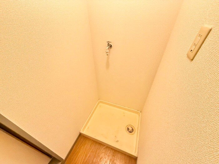 物件内観写真15　(洗濯機置場)