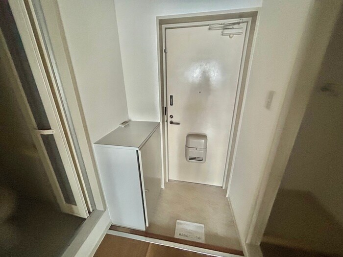 物件内観写真7　(玄関)