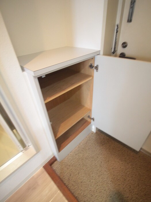 物件内観写真8　(靴箱)