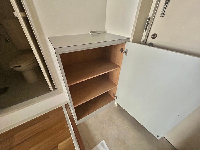 物件内観写真8　(靴箱)