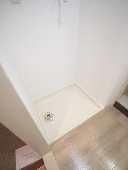 物件内観写真14　(洗濯機置場)