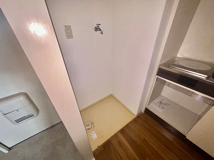 物件内観写真18　(洗濯機置場)